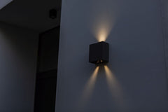 APPLIQUE LED IP65 2X6W CARRE NOIR