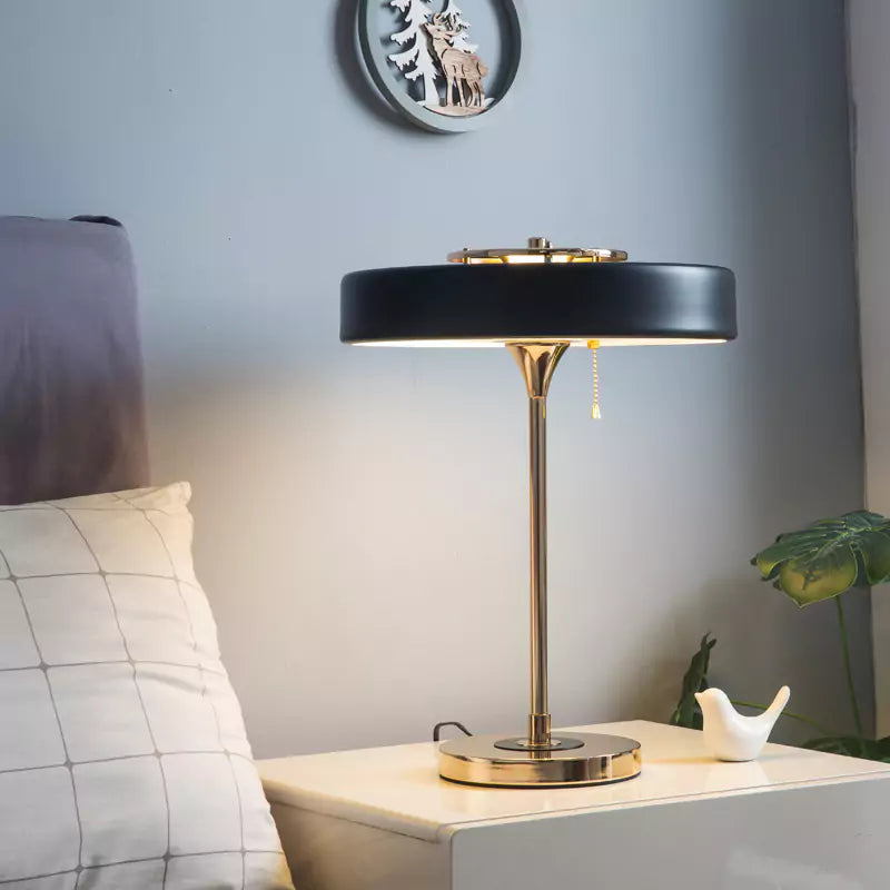 Lampe de Table à Chaînette