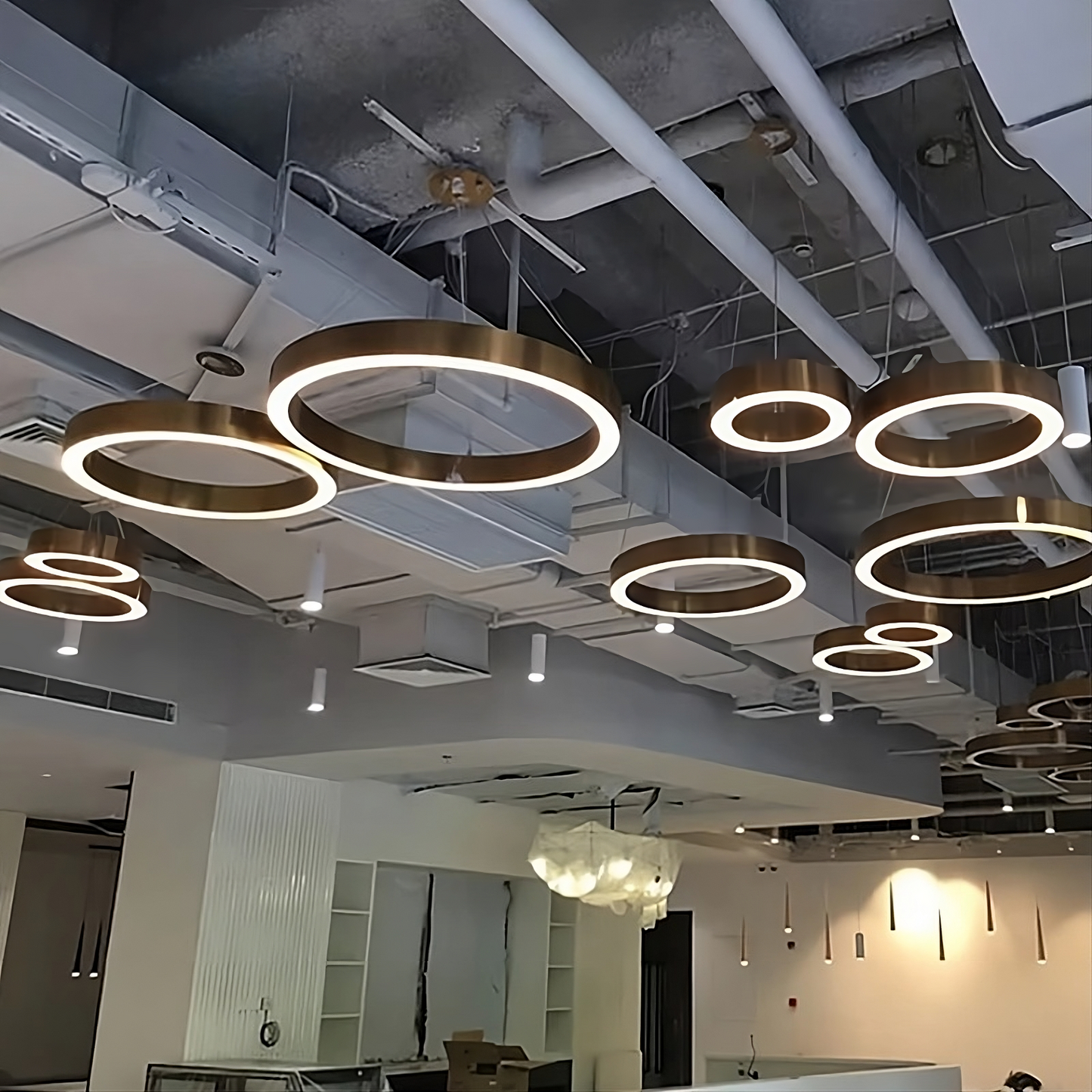 Suspensions design anneaux à LED