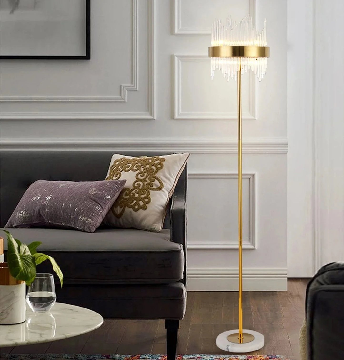 Lampadaire Doré Avec Pied en Marbre